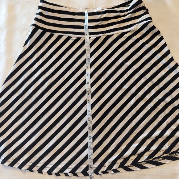 H&M Skirt - Picture 5 of 5
